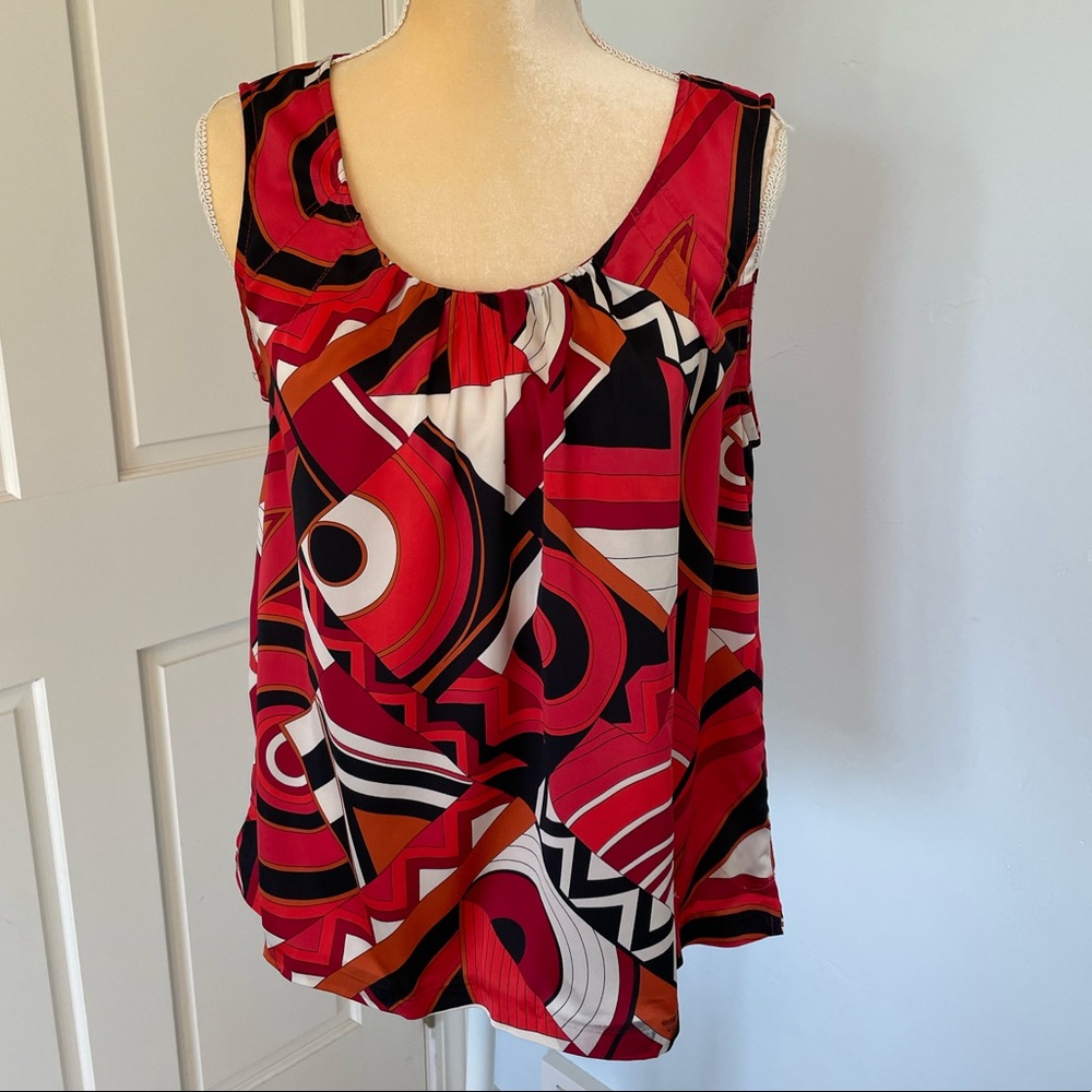 Chico’s Size 2 Sleeveless Blouse - Lightweight Sassy Red Pattern